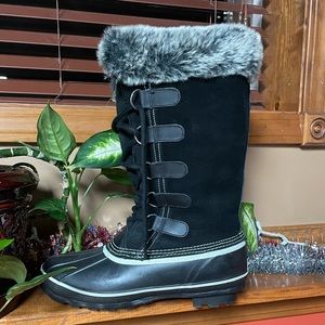 OZARK TRAIL THINSULATE INSULATION BLACK FASHION BOOT 10. 2570891. Size 11